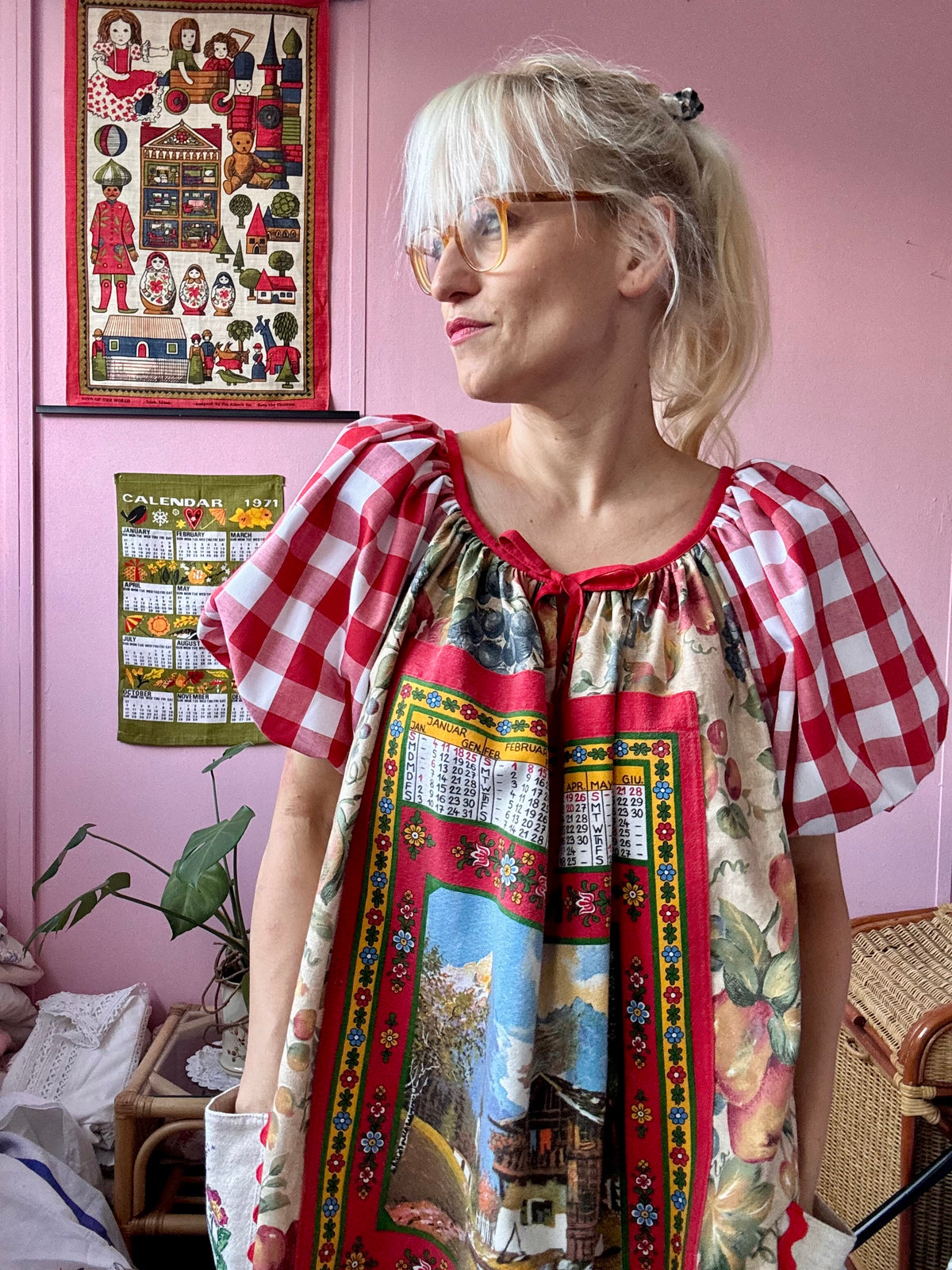 1981 vintage teatowel short dress