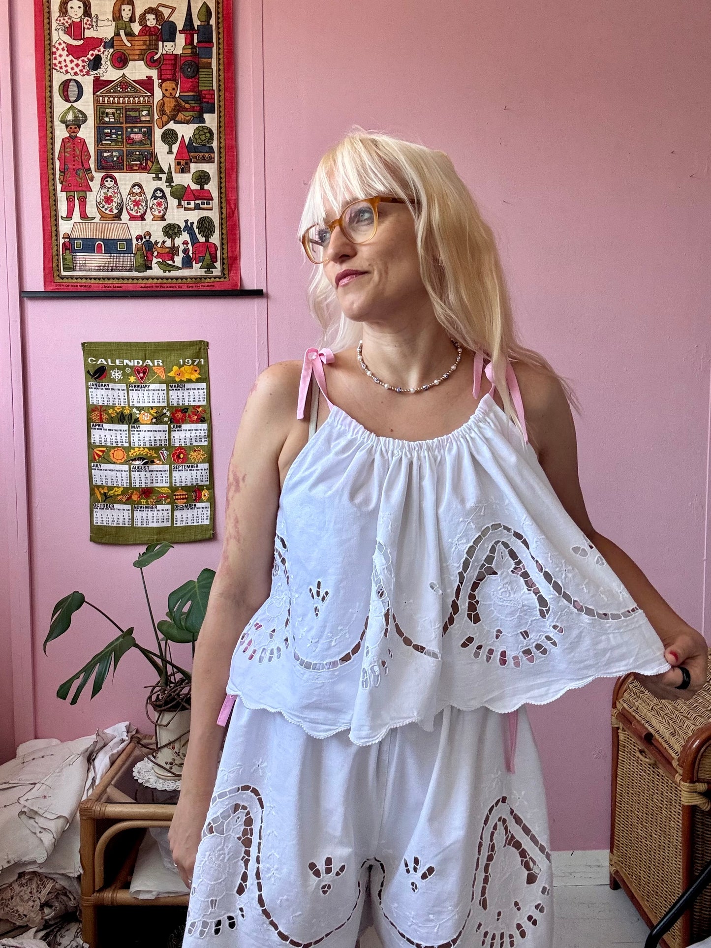 White embroidery shorts set