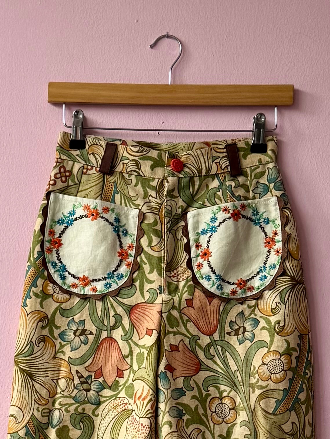 Floral trousers with hand embroidery pockets