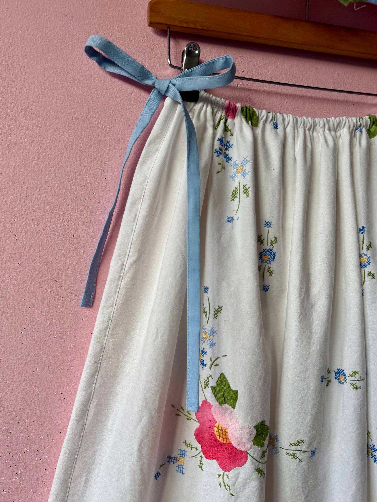 Skirt set with blue bows and borders