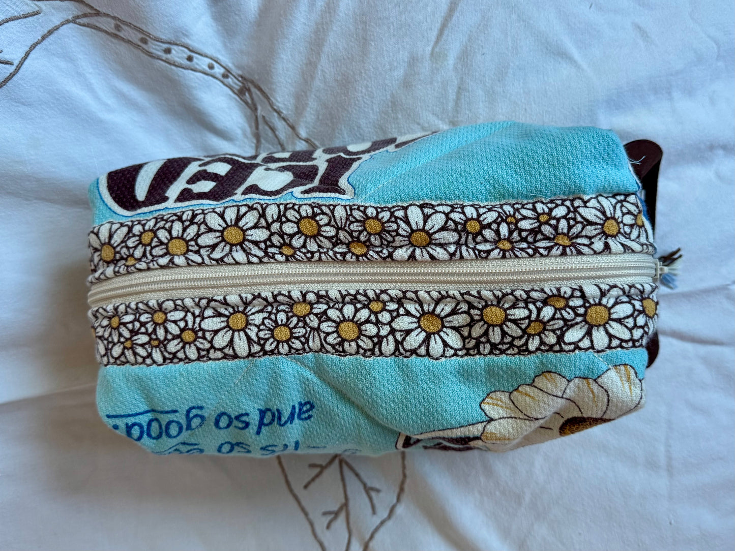 Ice coffee make-up/travel bag
