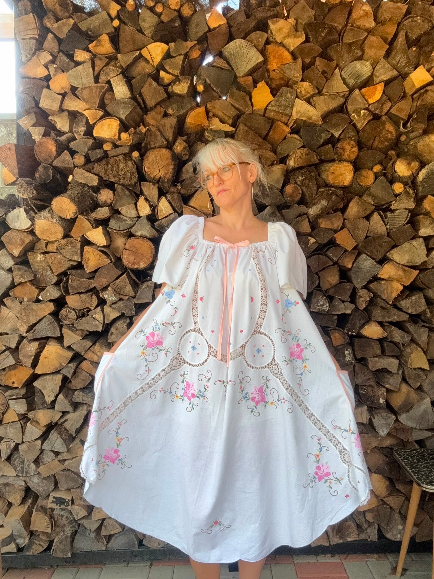 Midi dress with hand embroidery and lace