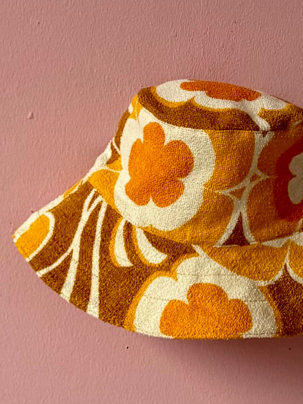 Yellow/brown/orange bucket hat