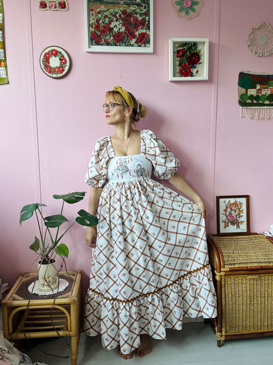 Squirrels embroidery dress