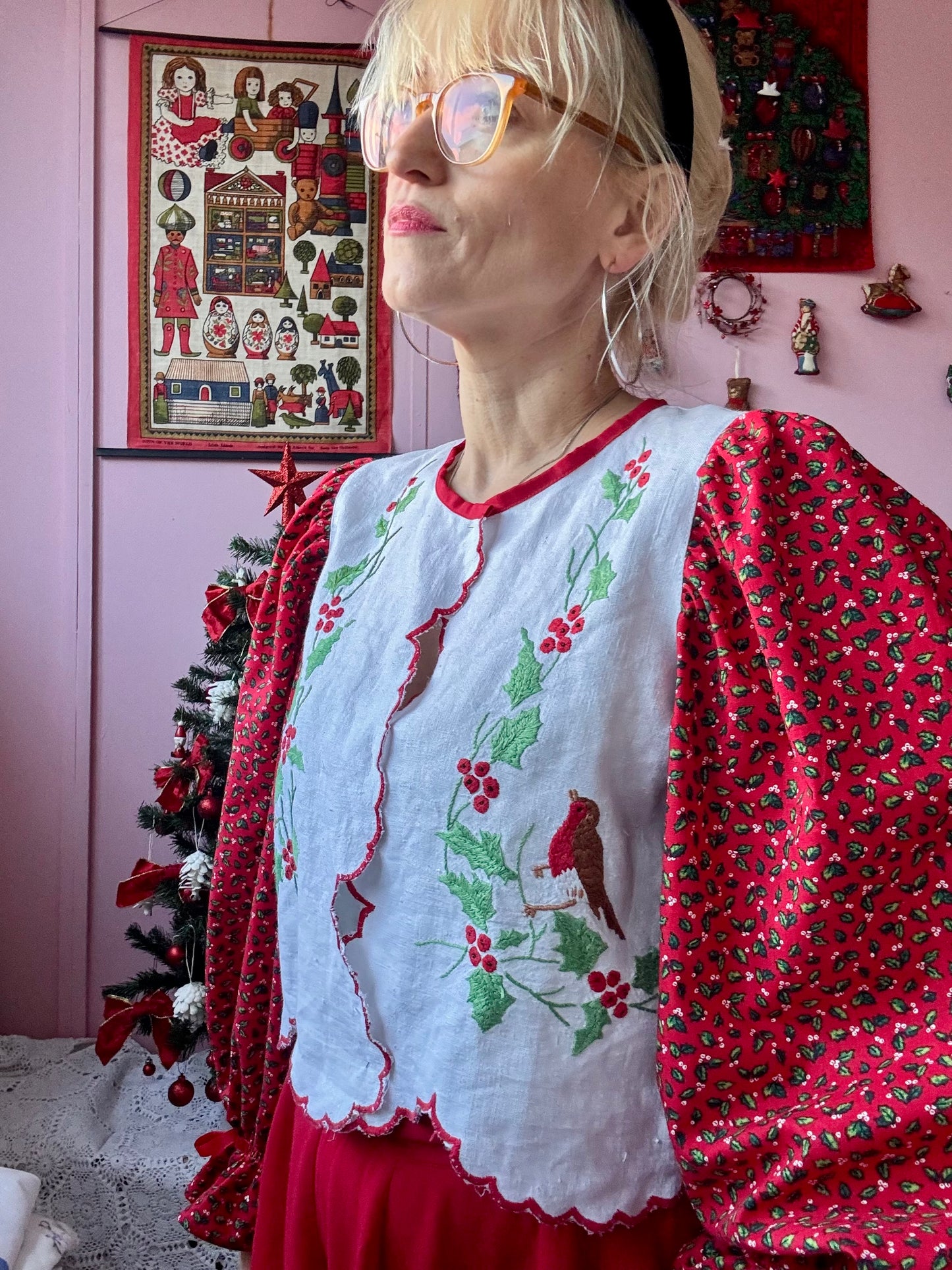 Birds and red sleeves blouse