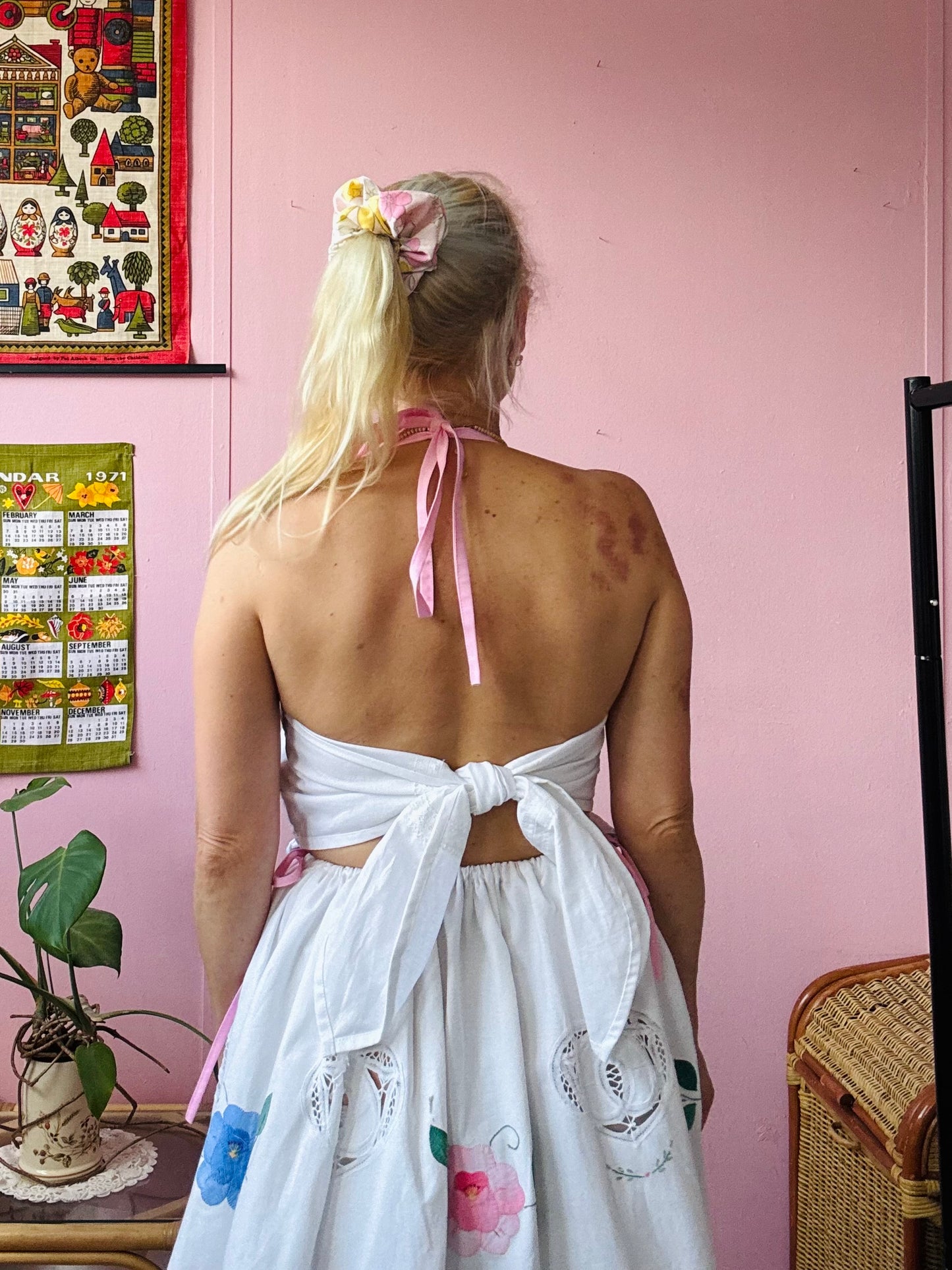 Floral appliqués skirt set