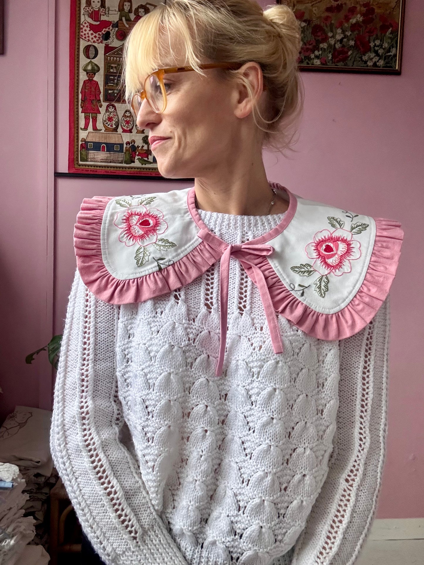 Embroidery floral collar with frill