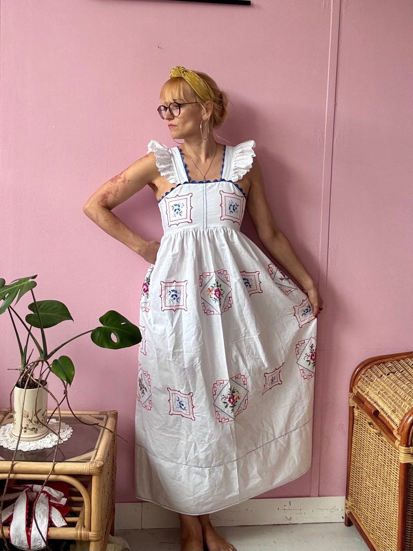 Maxi dress with embroidery and blue ric rac