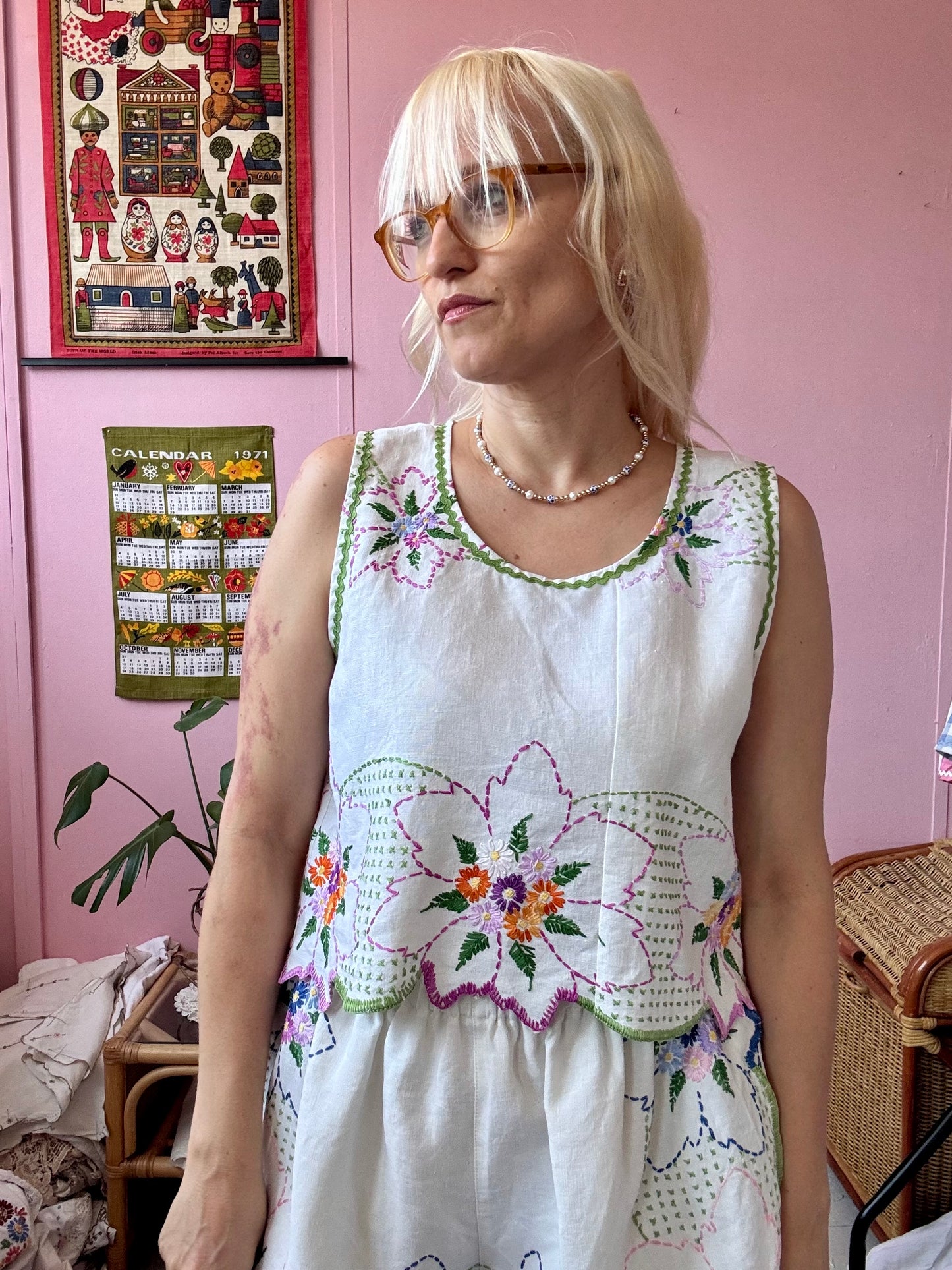 Floral embroidery shorts set