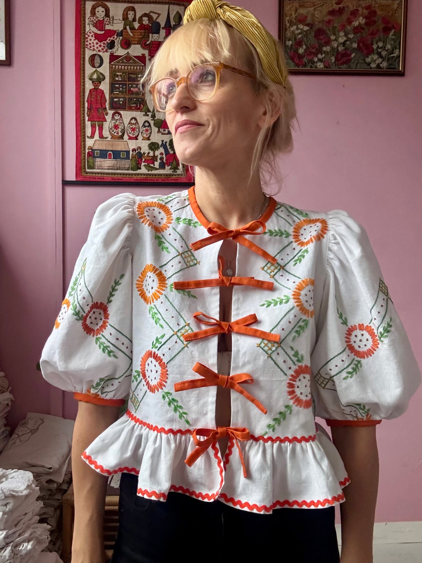 Floral blouse with hemline frill