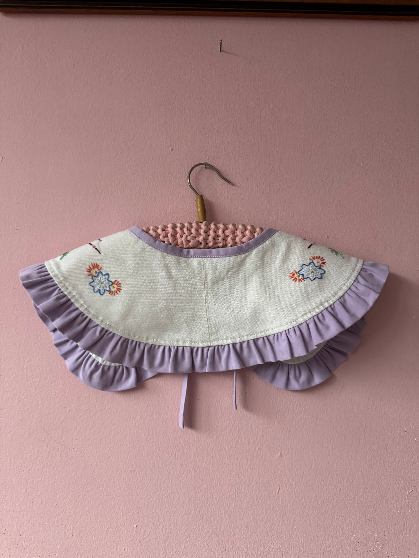 Hand embroidery floral collar with frill