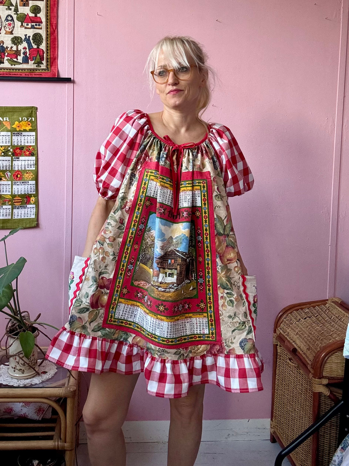 1981 vintage teatowel short dress