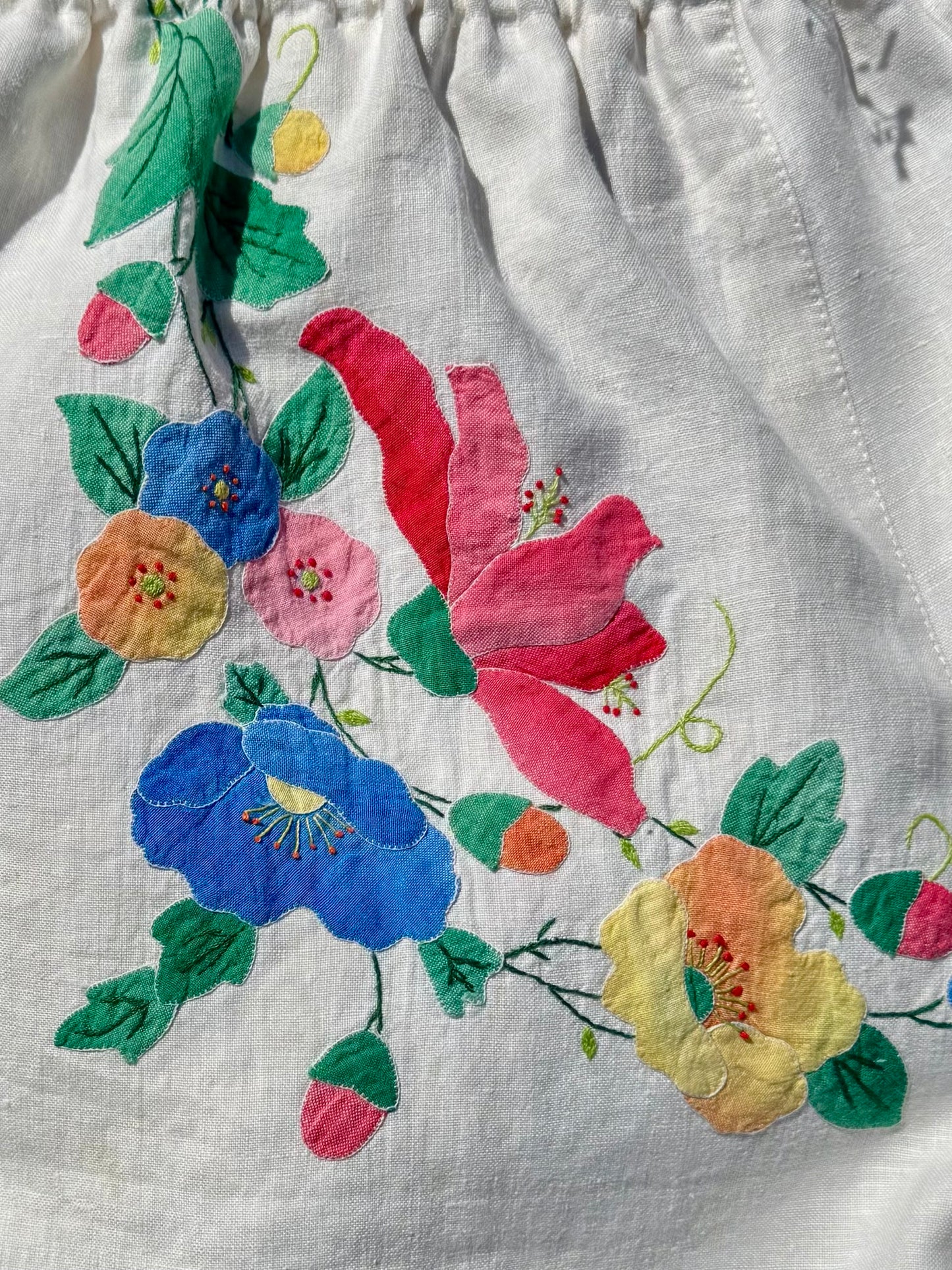 Linen floral appliqués shorts set