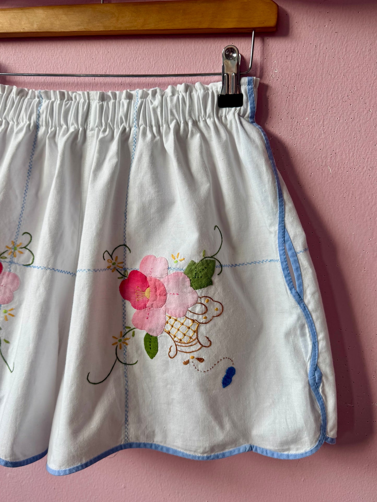 Floral appliqués shorts set with frill
