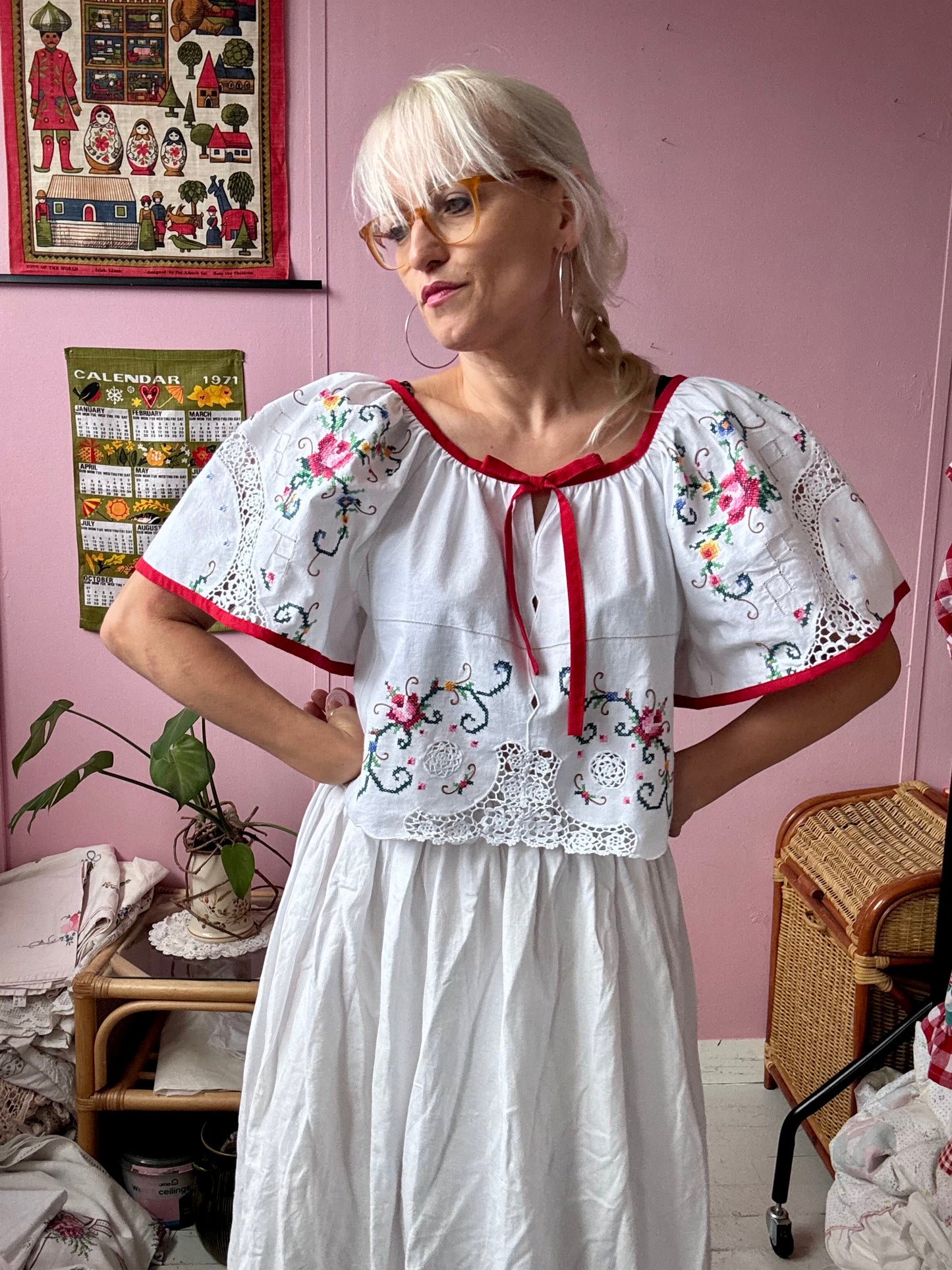 Embroidery blouse with red trim