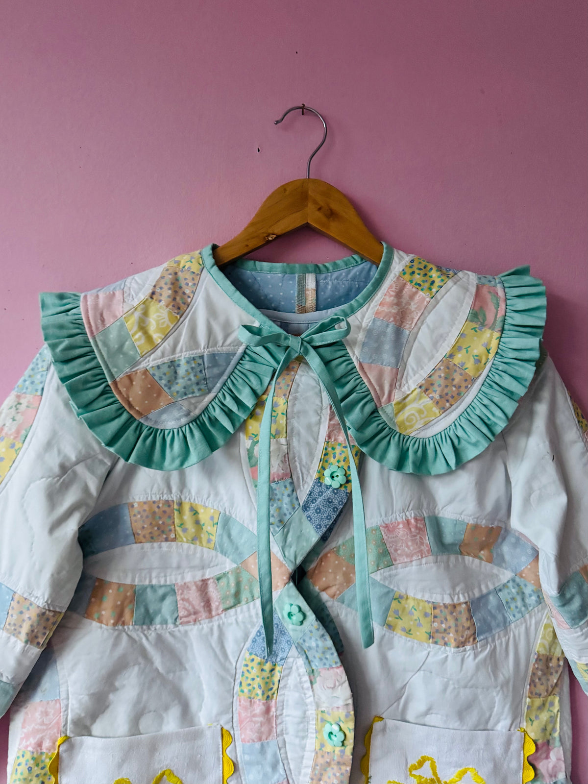 Green patchwork jacket with detachable collar