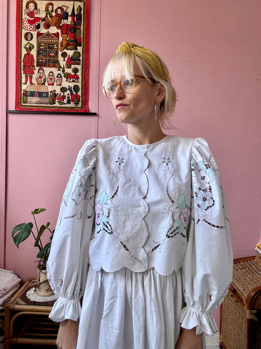Pastel Madeira blouse with long sleeves