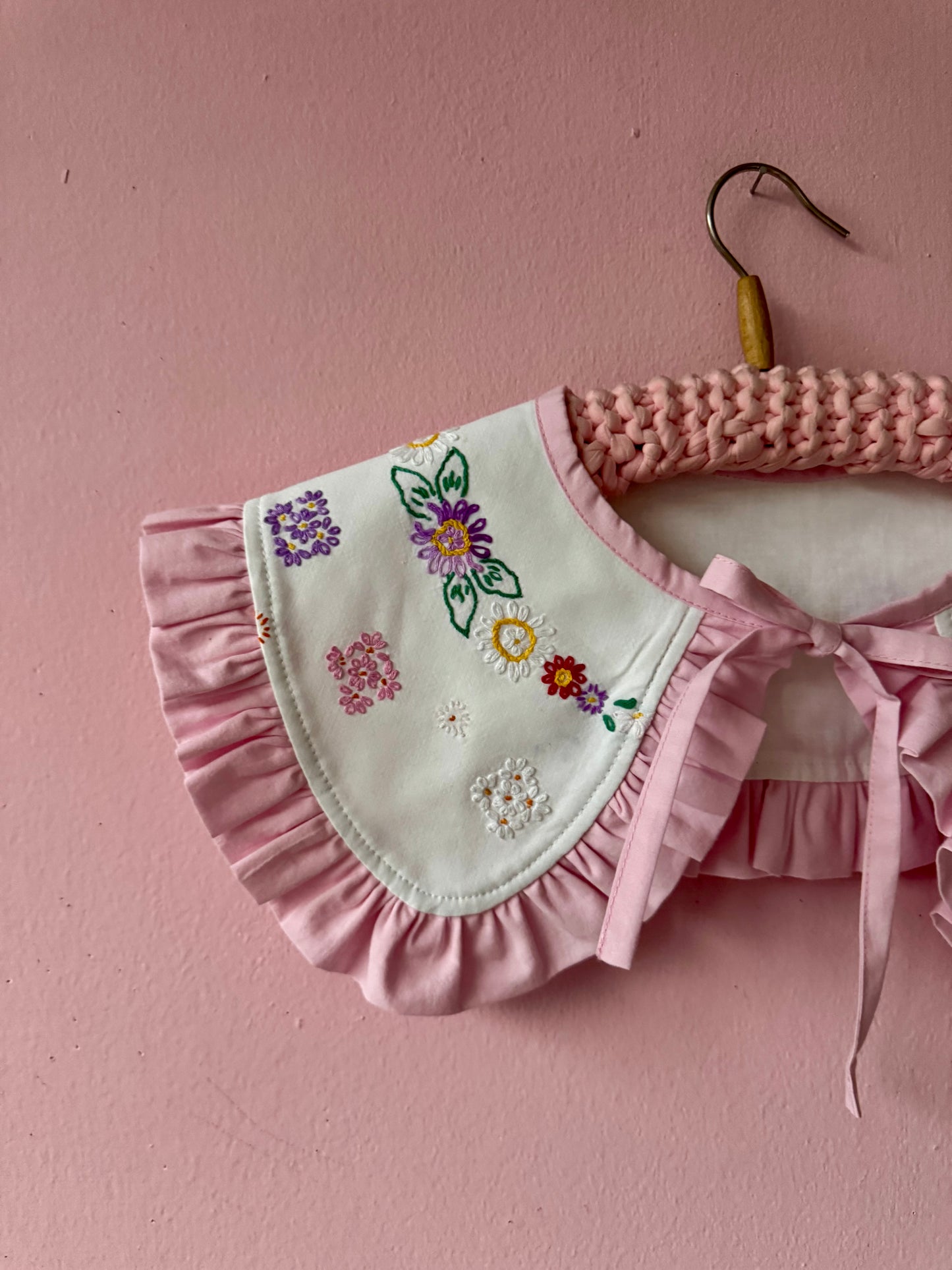 Hand embroidery floral collar with frill