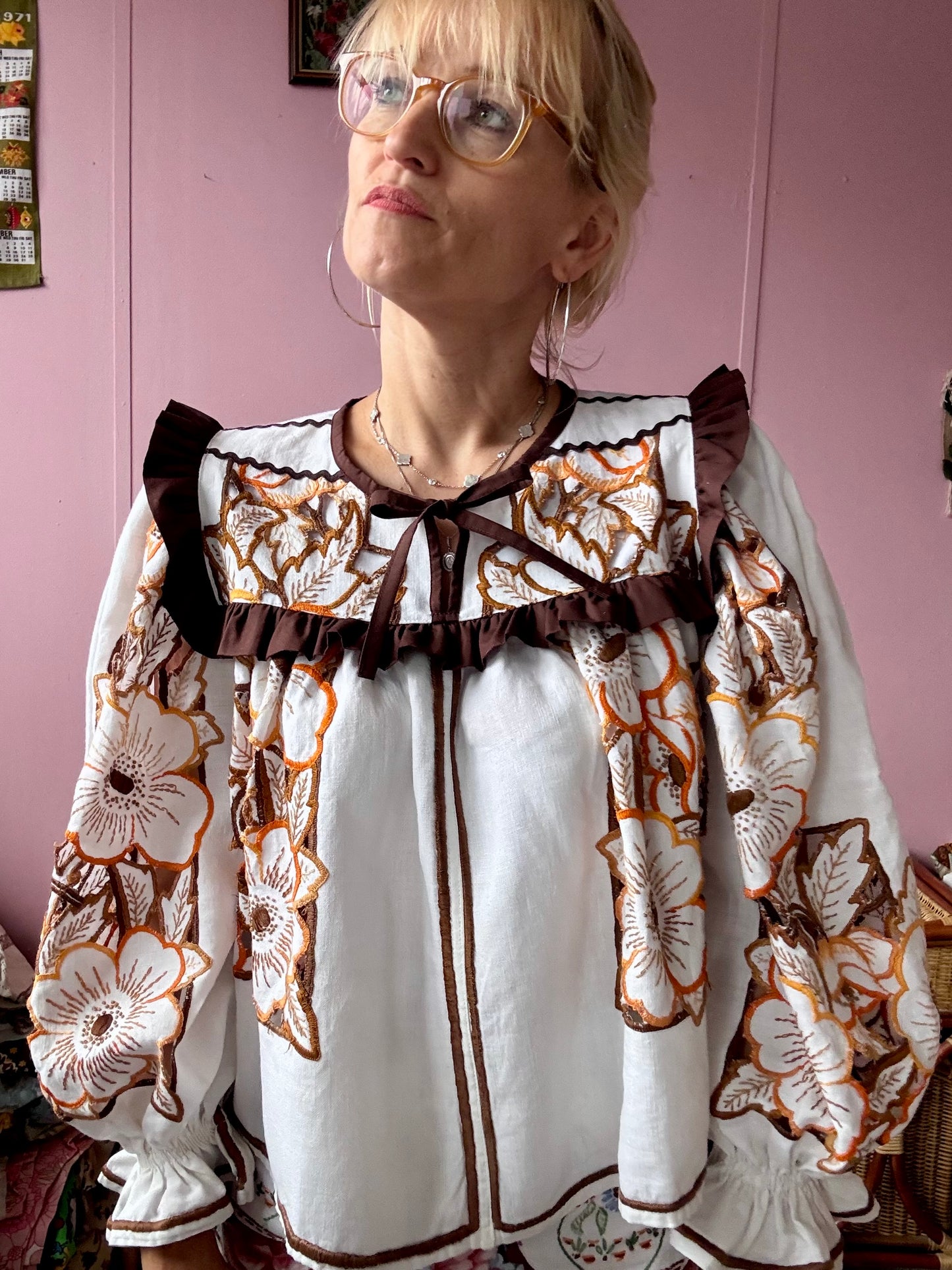 Floral blouse with brown frill