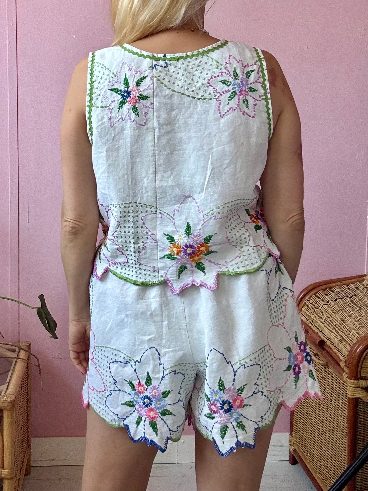 Floral embroidery shorts set