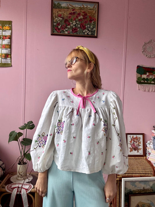 Floral blouse with pink binding