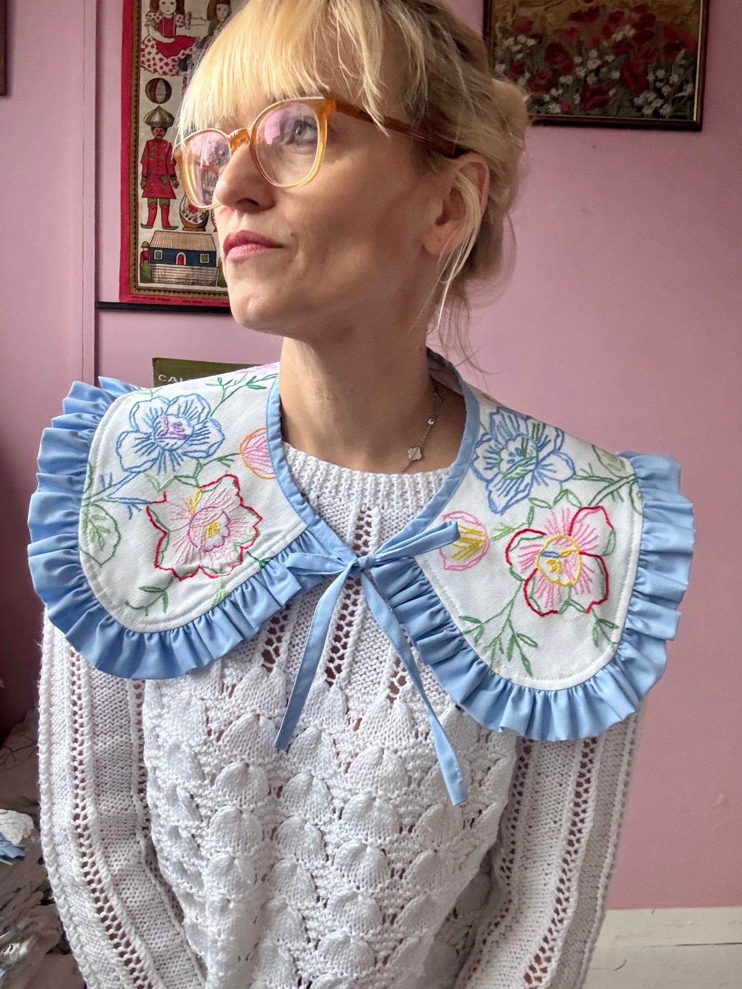 Hand embroidery floral collar with frill