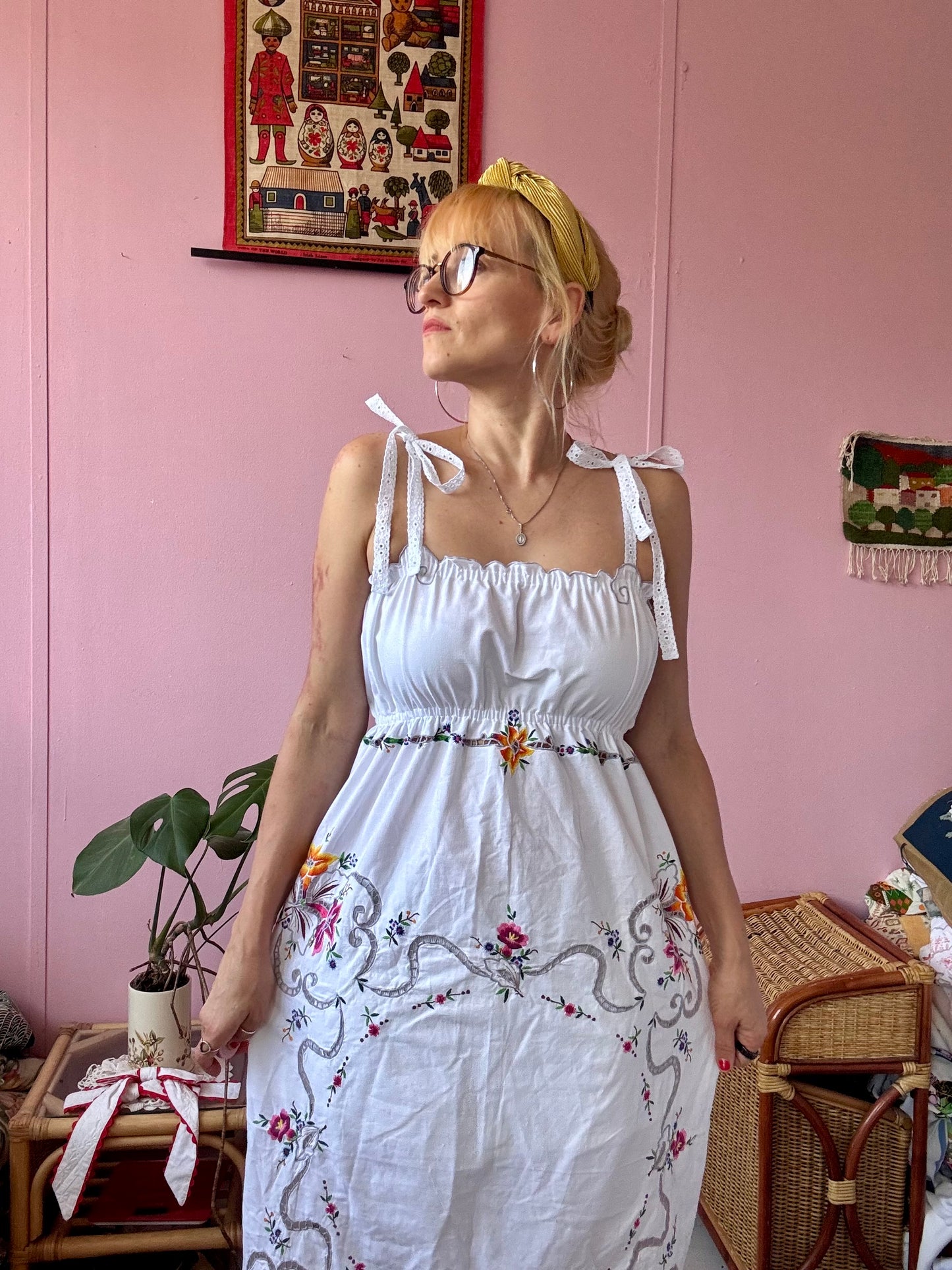 Maxi dress with embroidery