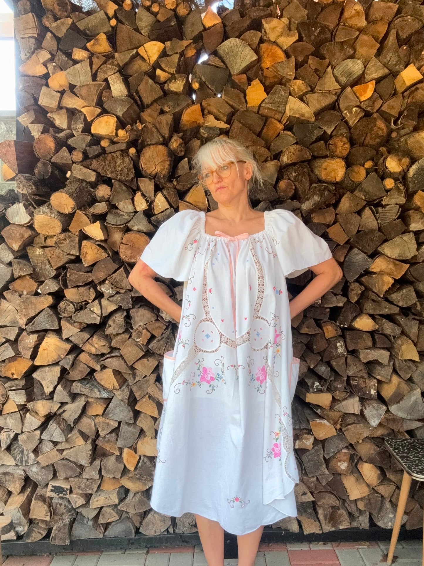 Midi dress with hand embroidery and lace