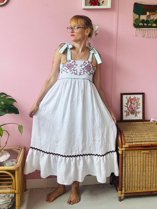 Midi dress with hemline frill