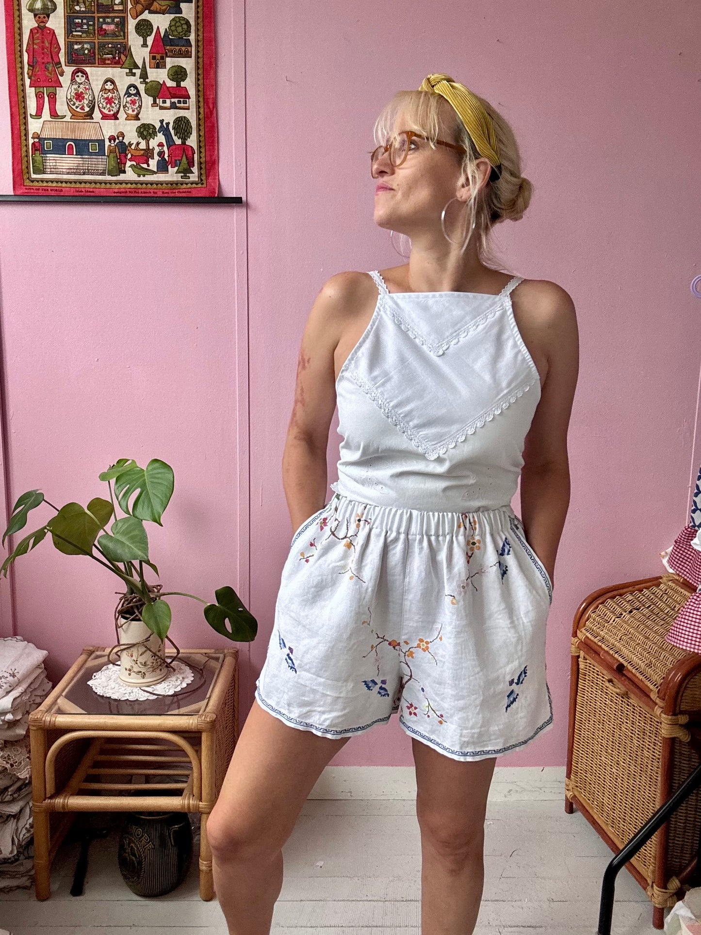 Linen shorts with cross stitching embroidery