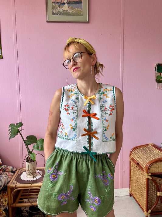 Sleeveless blouse/vest