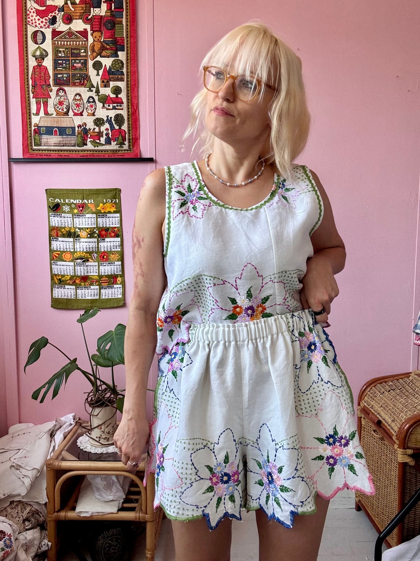 Floral embroidery shorts set