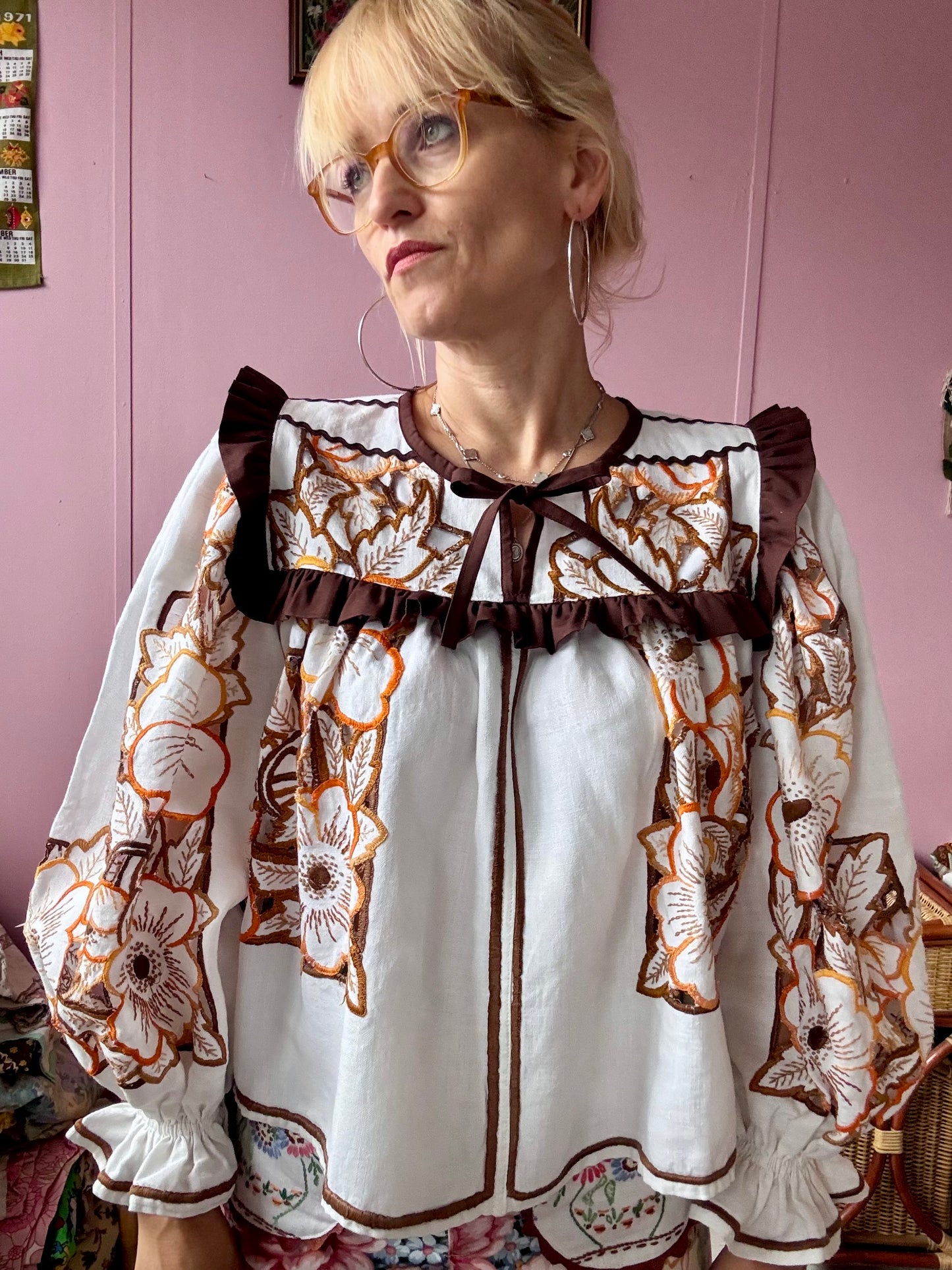 Floral blouse with brown frill