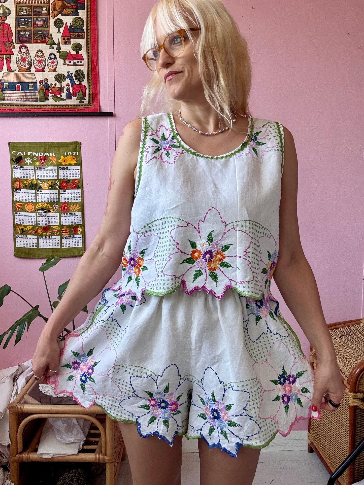 Floral embroidery shorts set