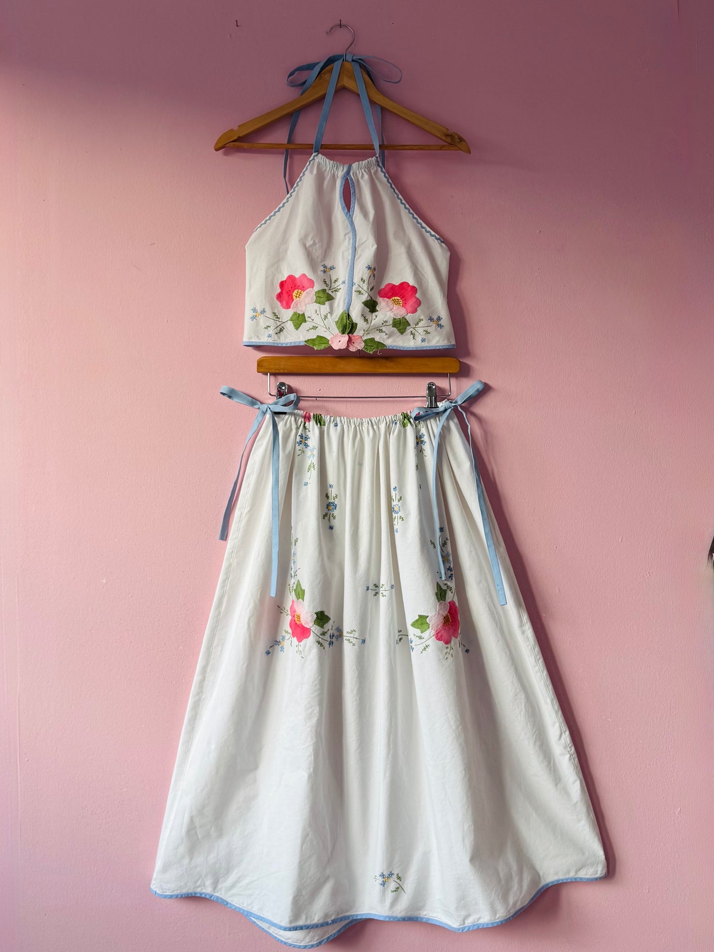 Skirt set with blue bows and borders
