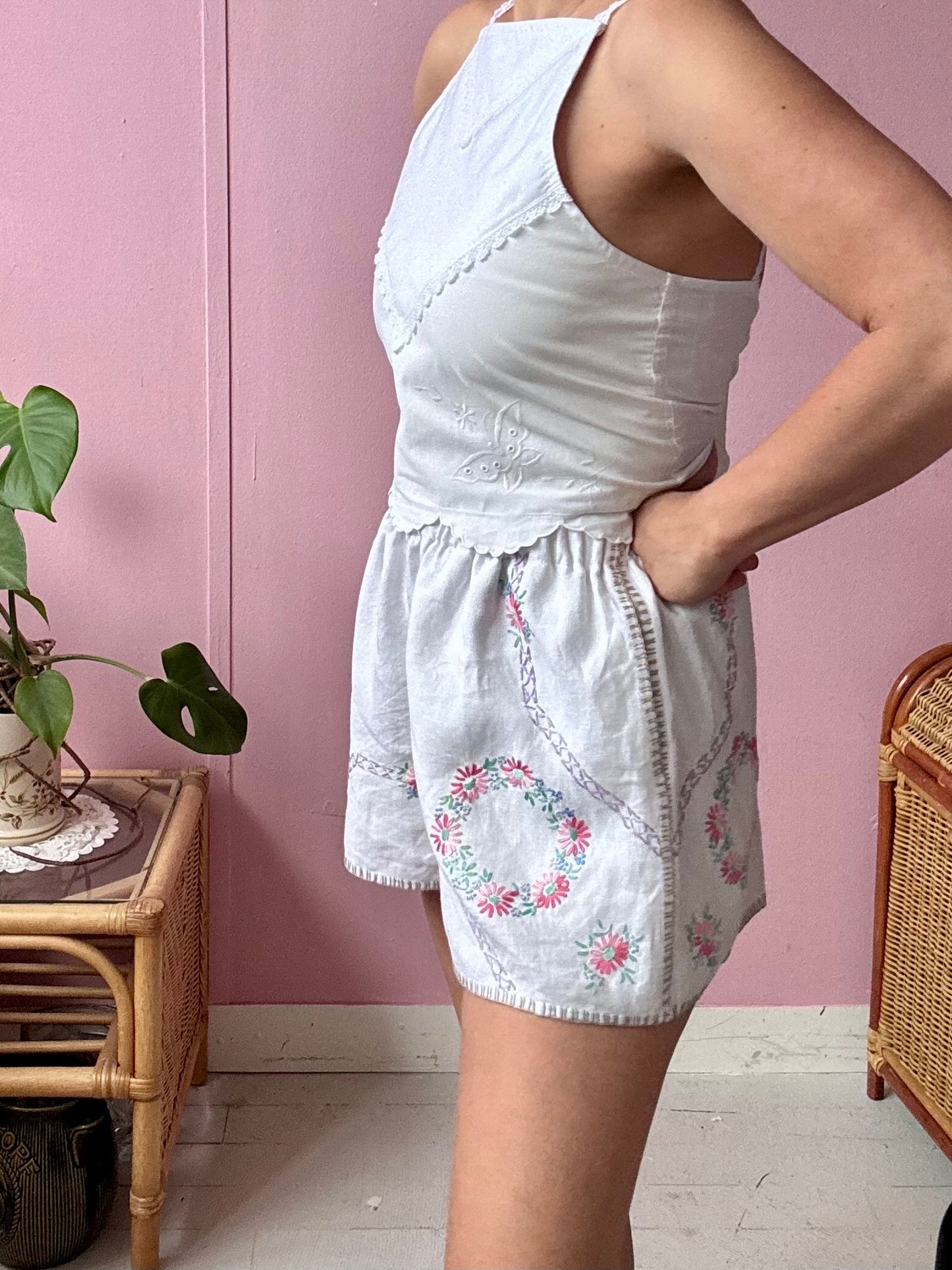 Floral linen shorts