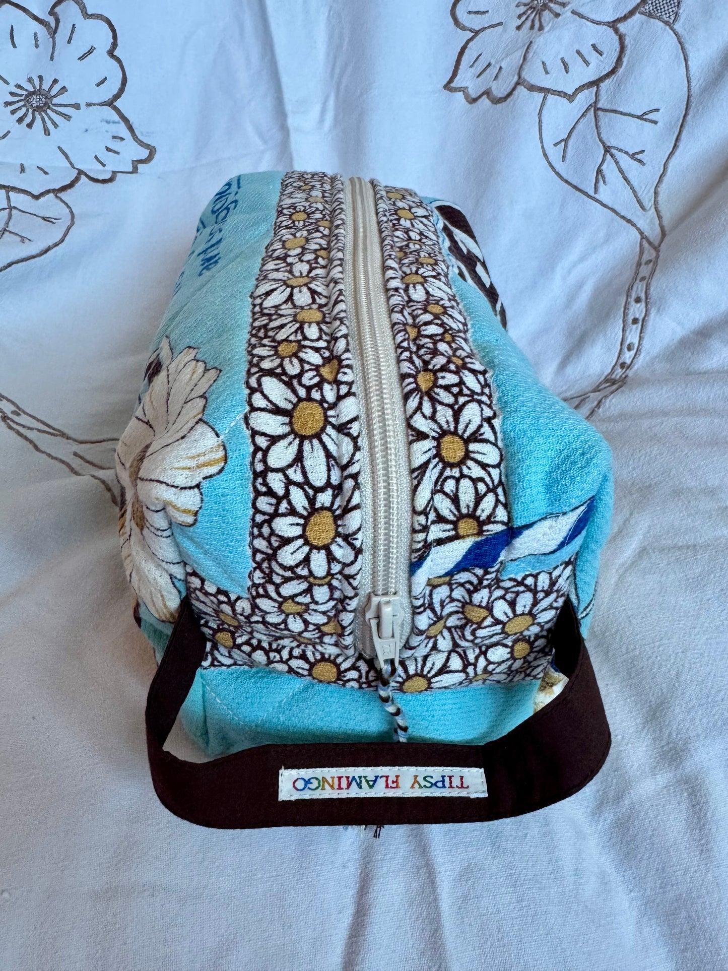 Ice coffee make-up/travel bag