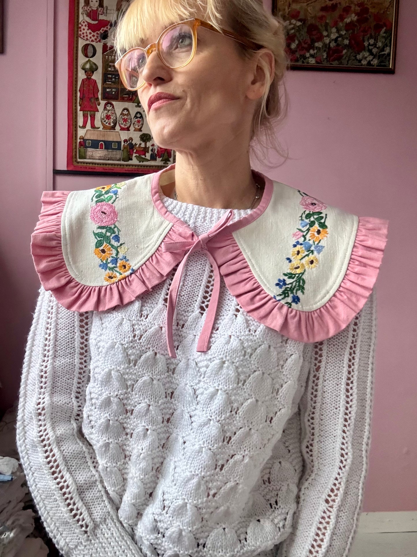 Hand embroidery floral collar with frill