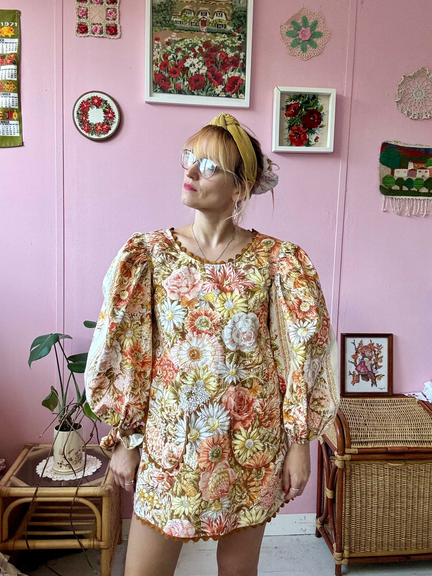 Floral mini dress with long sleeves and ric rac