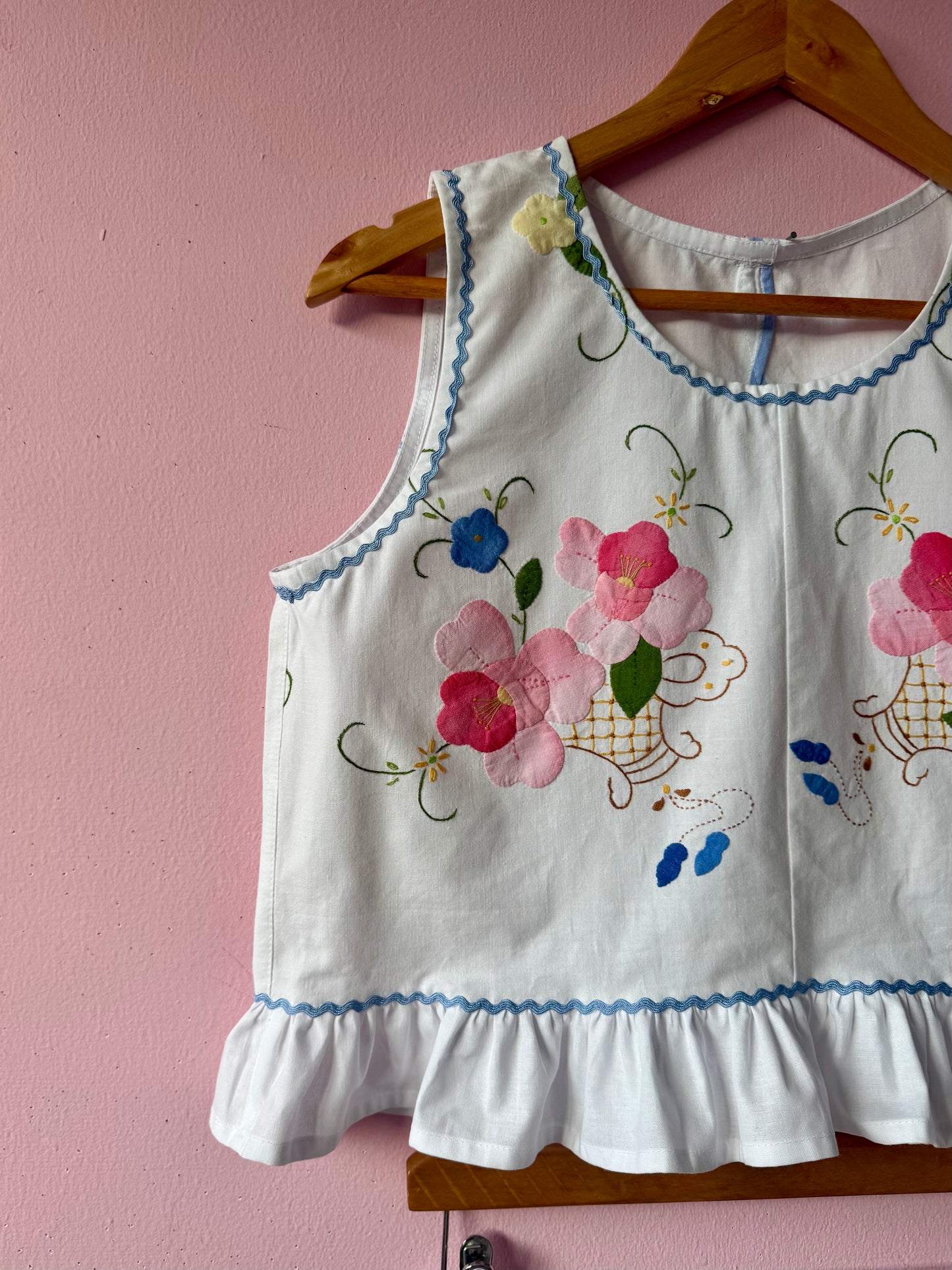 Floral appliqués shorts set with frill