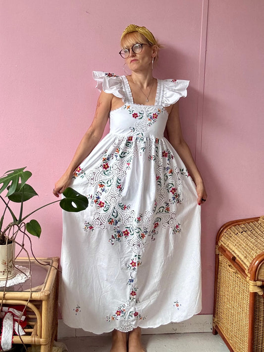 Maxi dress with elasticated straps