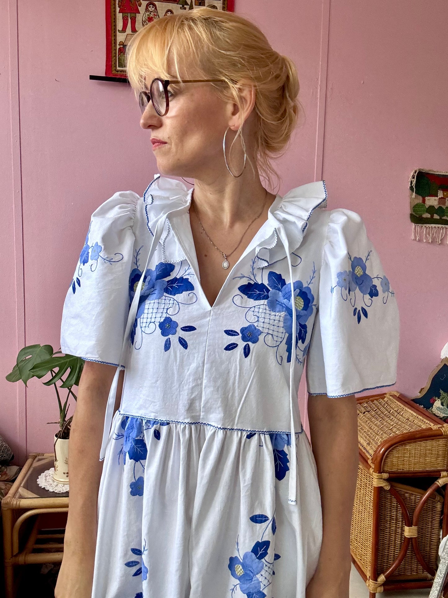 Maxi dress with blue floral appliqués