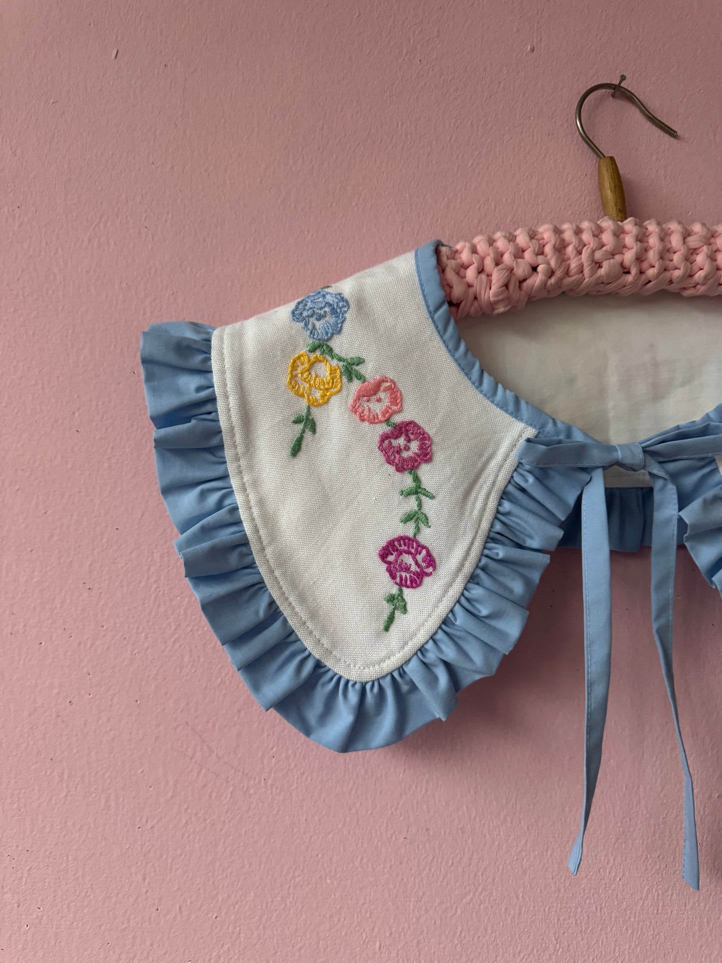 Hand embroidery floral collar with frill