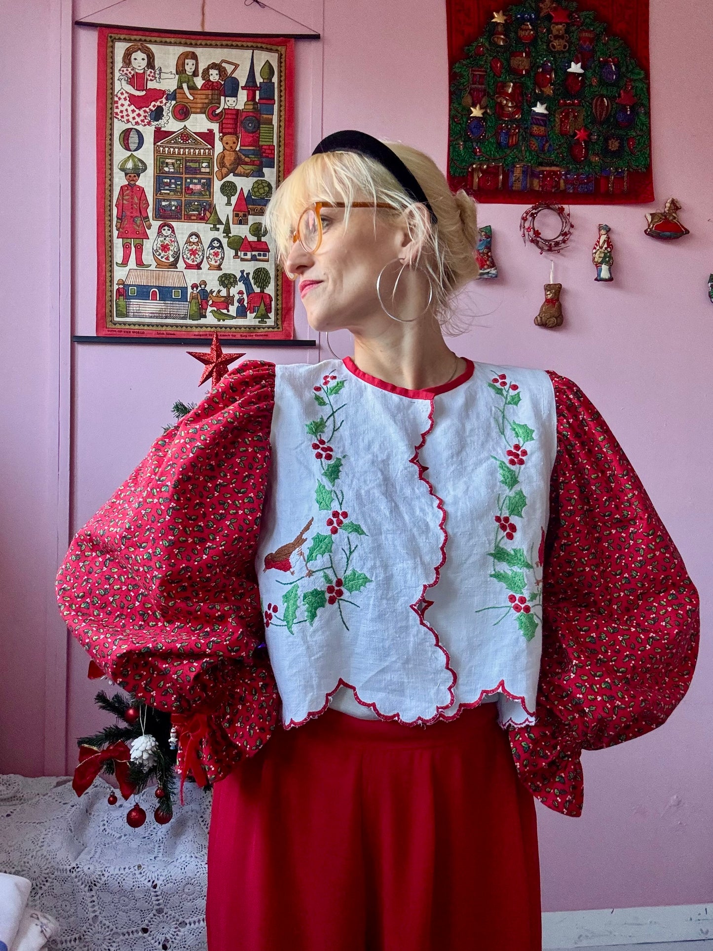 Birds and red sleeves blouse