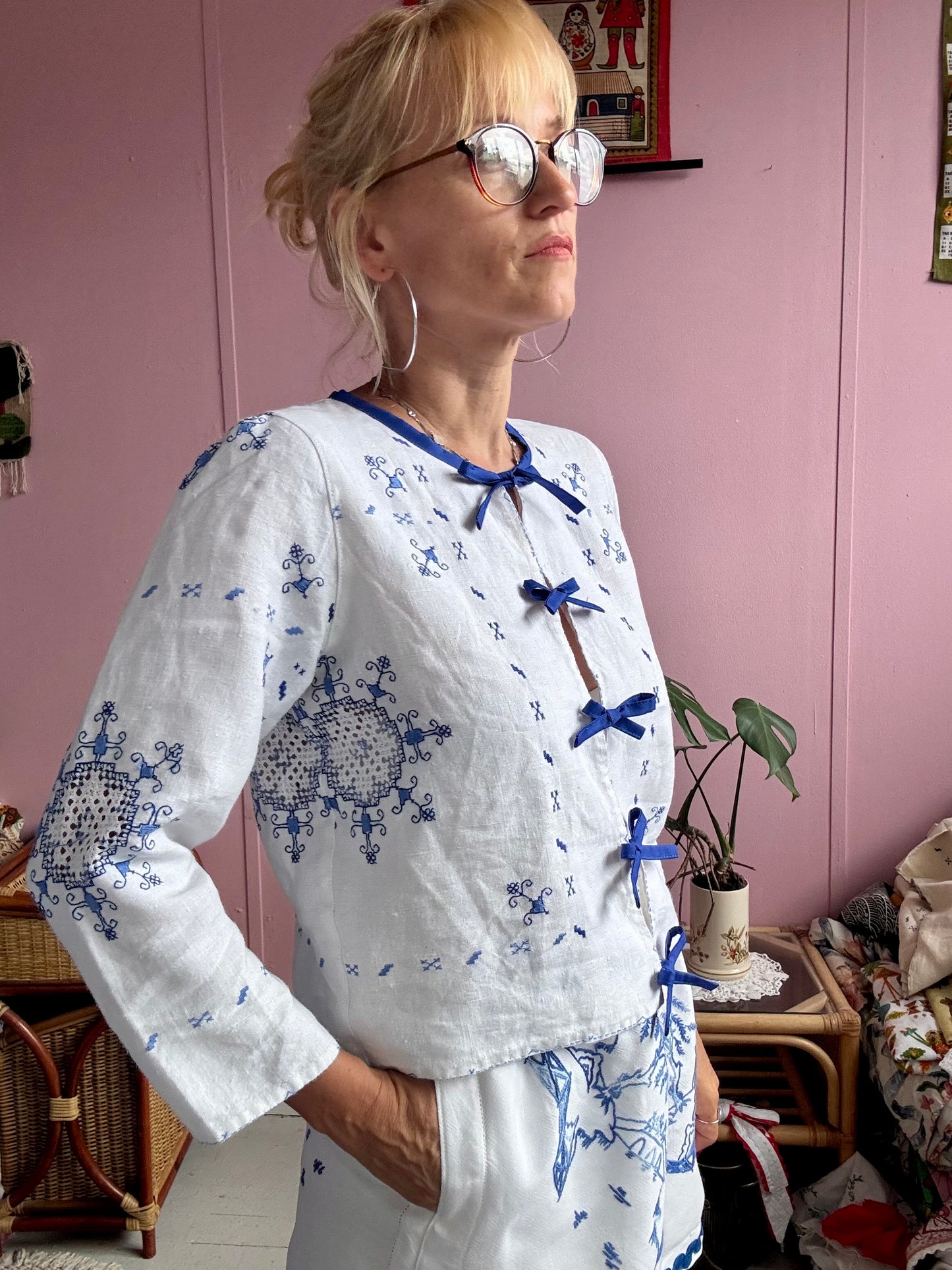 White linen blouse/light jacket with blue bows