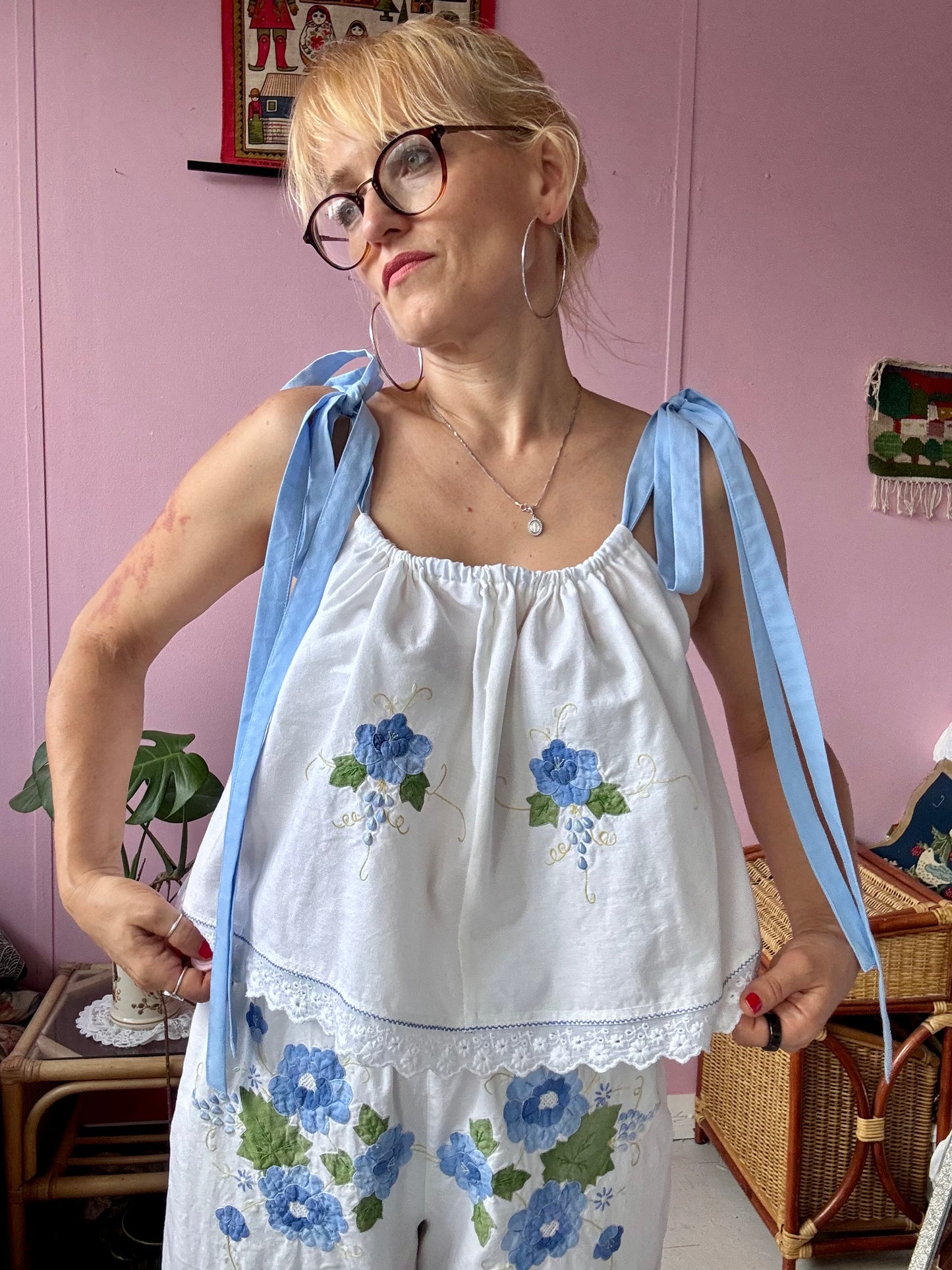 Floral appliqués strappy top