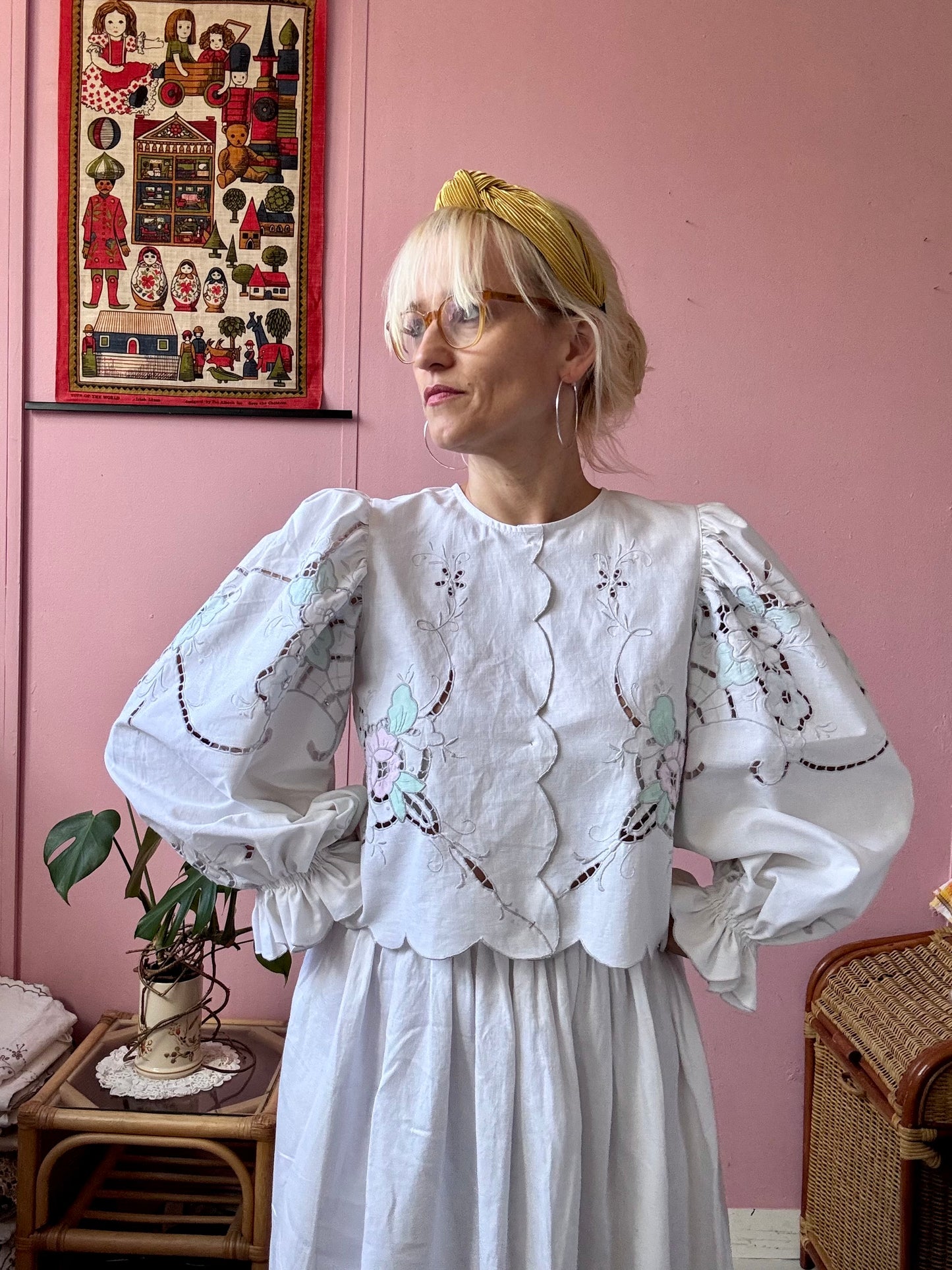 Pastel Madeira blouse with long sleeves