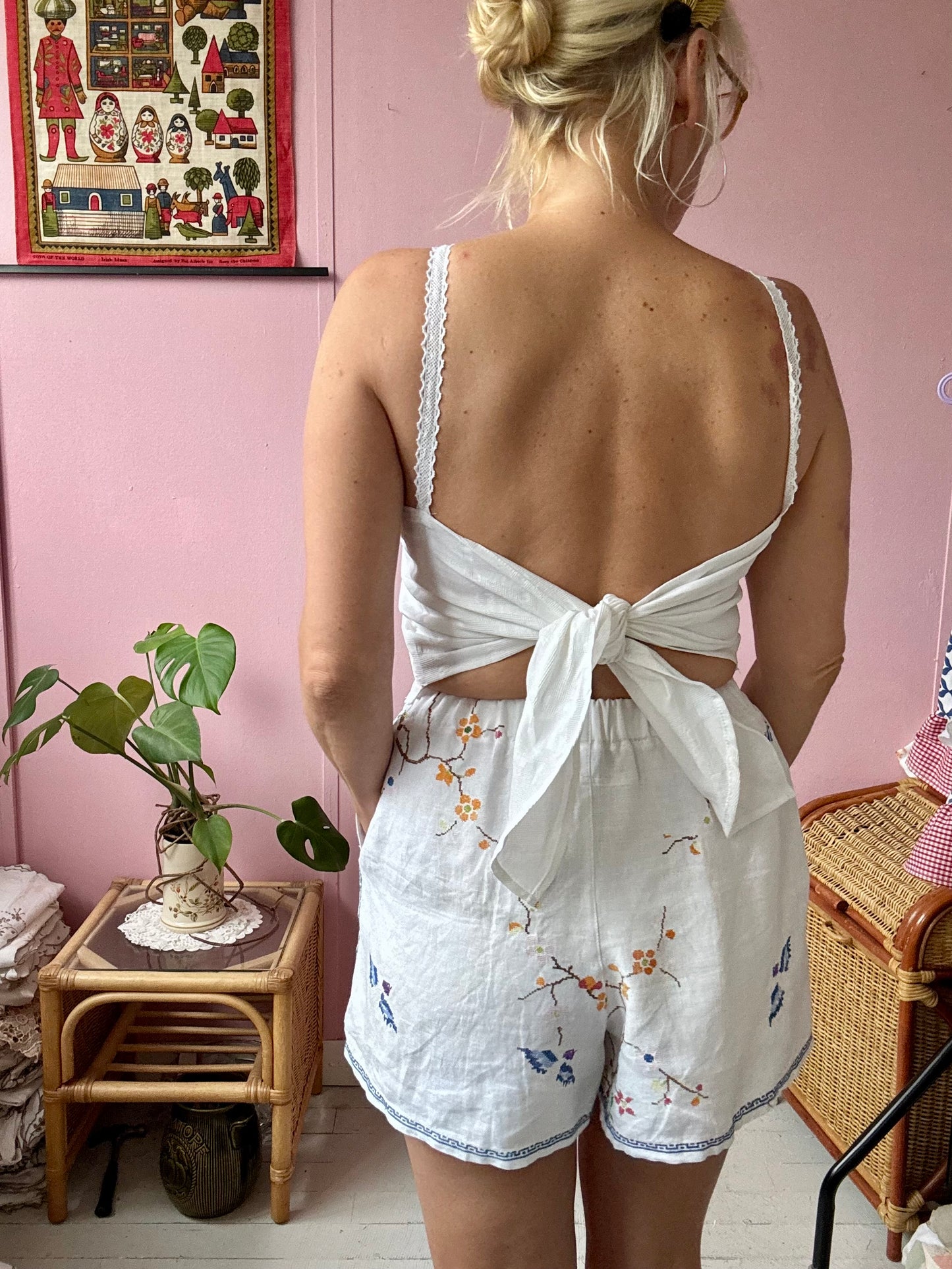 Linen shorts with cross stitching embroidery
