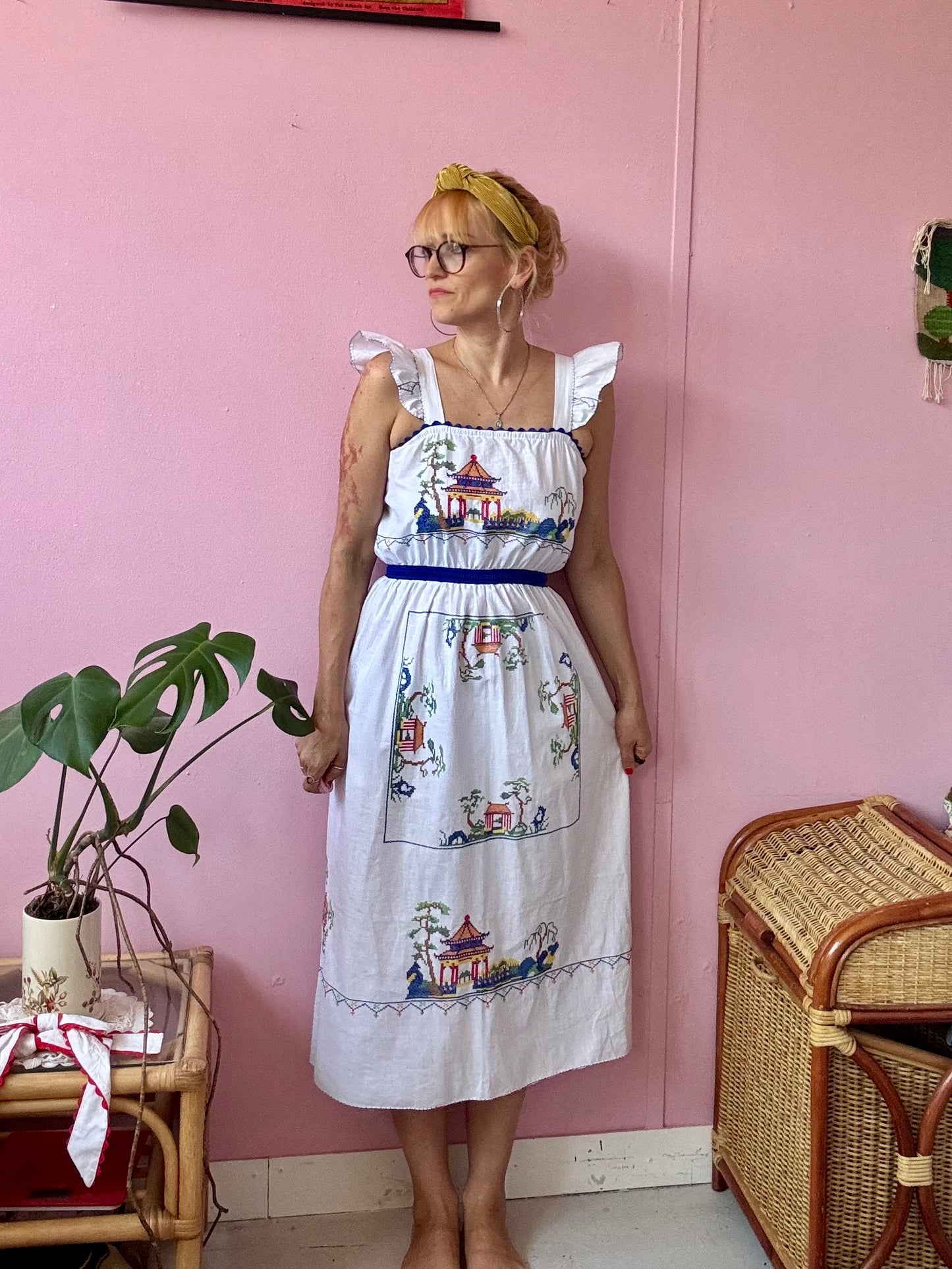 Midi dress with blue waistband