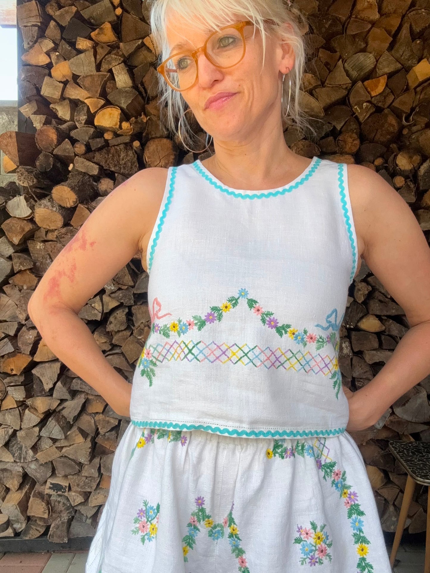 Linen shorts set with bows hand embroidery